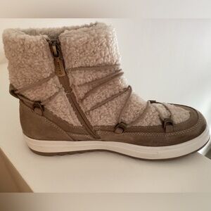 Blondo Womens Waterproof Shearling boot 9.5